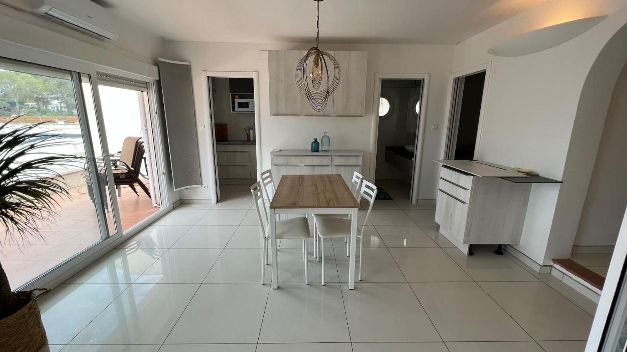 Precioso Apartamento Moderno En Primera Linea Del Mar Av-11 Росес Екстериор снимка