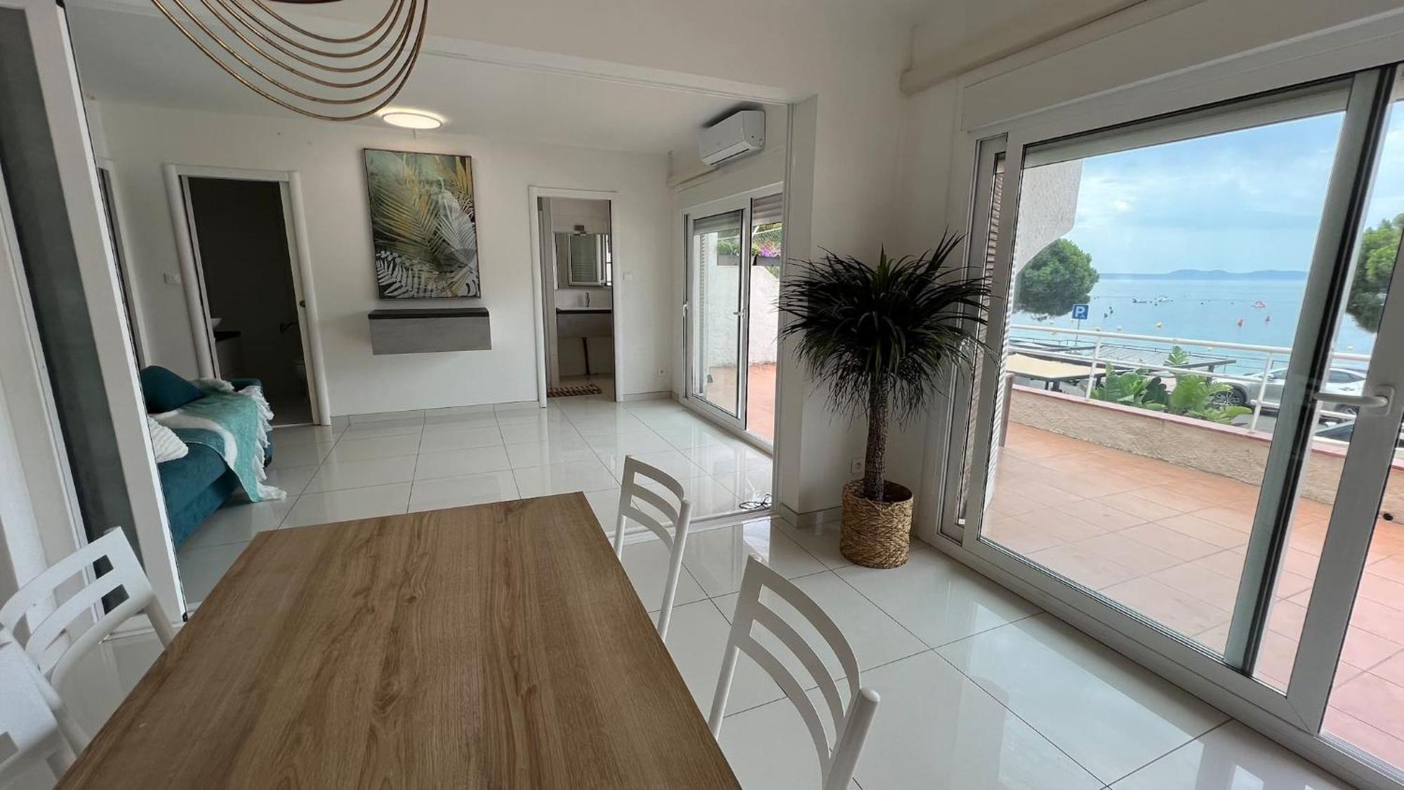 Precioso Apartamento Moderno En Primera Linea Del Mar Av-11 Росес Екстериор снимка